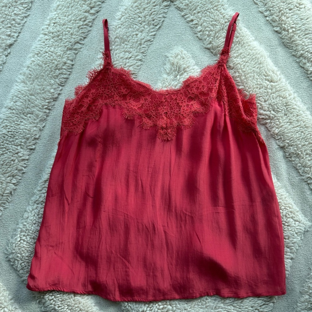Coral Abercrombie eyelash lace camisole tank